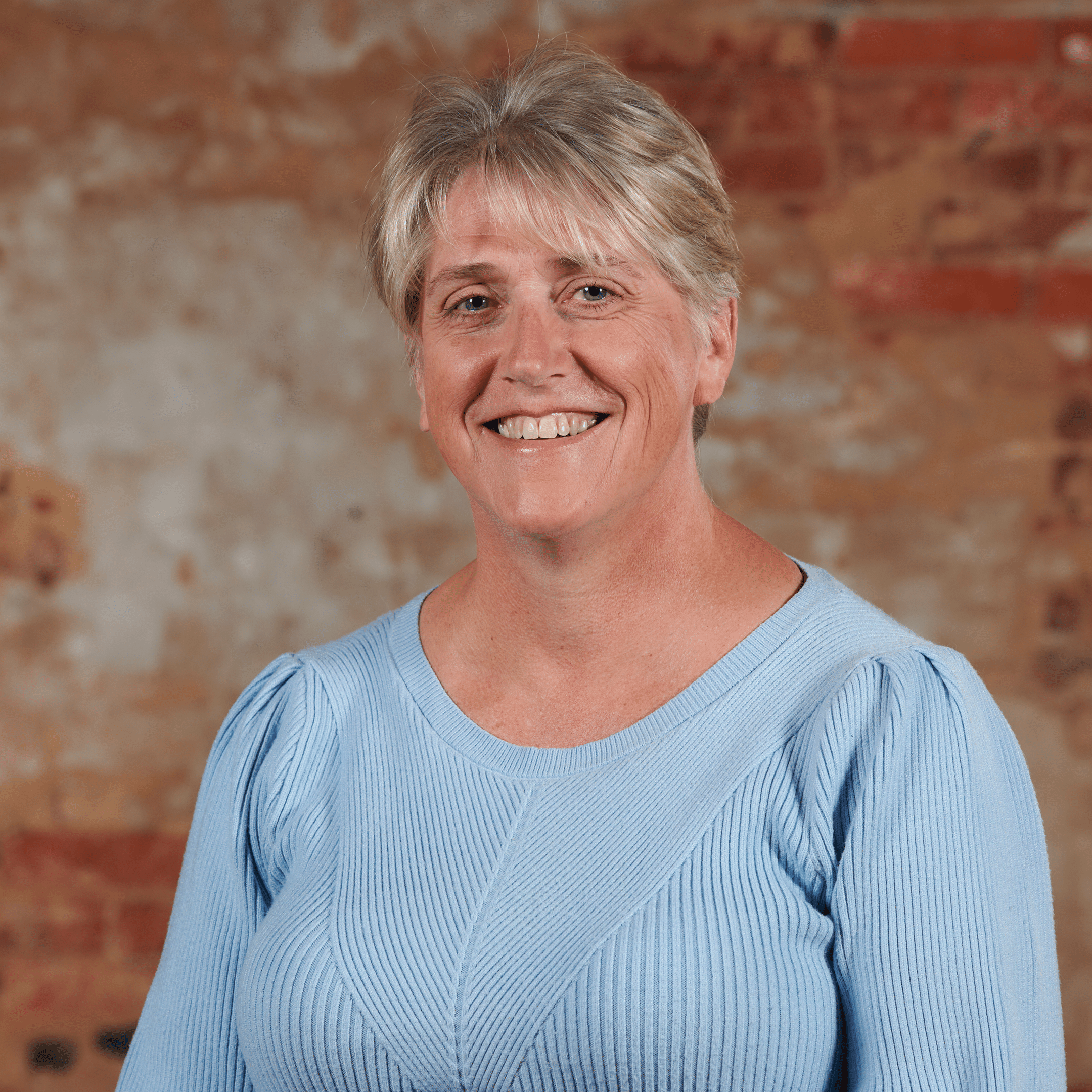 joyce-darling headshot